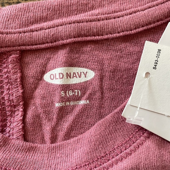 Girls Old Navy Christmas t-shirt, size small - Picture 3 of 5